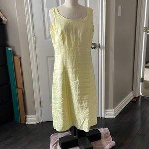 Yellow linen size 14 summer dress with appliqué along bottom